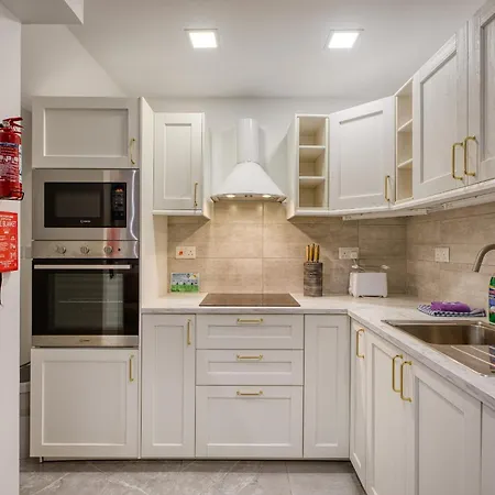 Luxury Maisonette With Yard In Malta Rian1-1