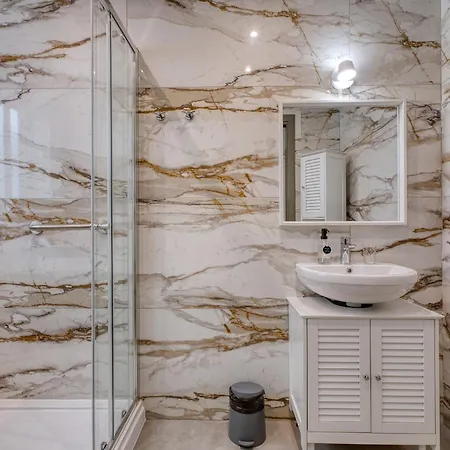 Luxury Maisonette With Yard In Malta Rian1-1