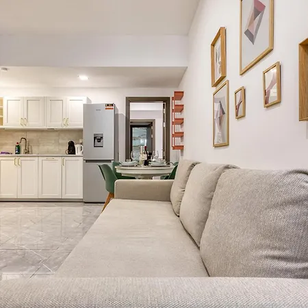 Luxury Maisonette With Yard In Malta Rian1-1
