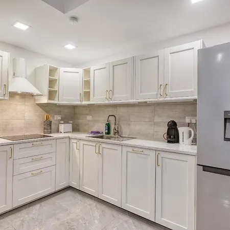 Luxury Maisonette With Yard In Malta Rian1-1 Hamrun